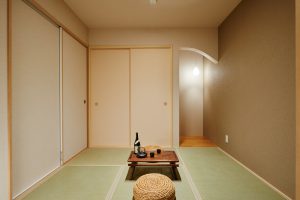 こちらは畳のいい香りの和室です。